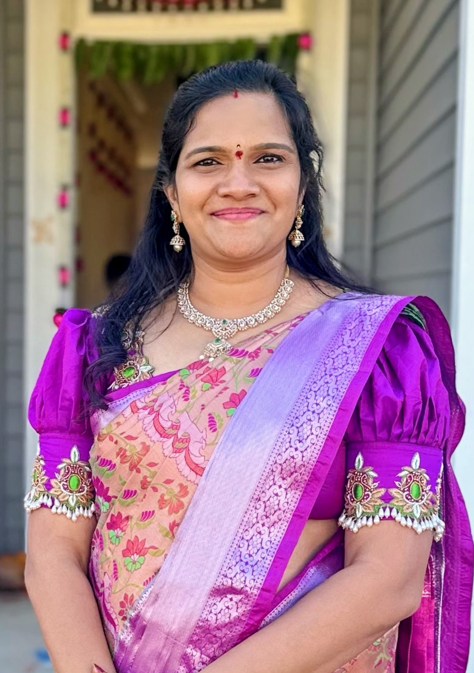 Vara, the bridal makeup and henna artist behind Varavi, Tampa Bay, Florida