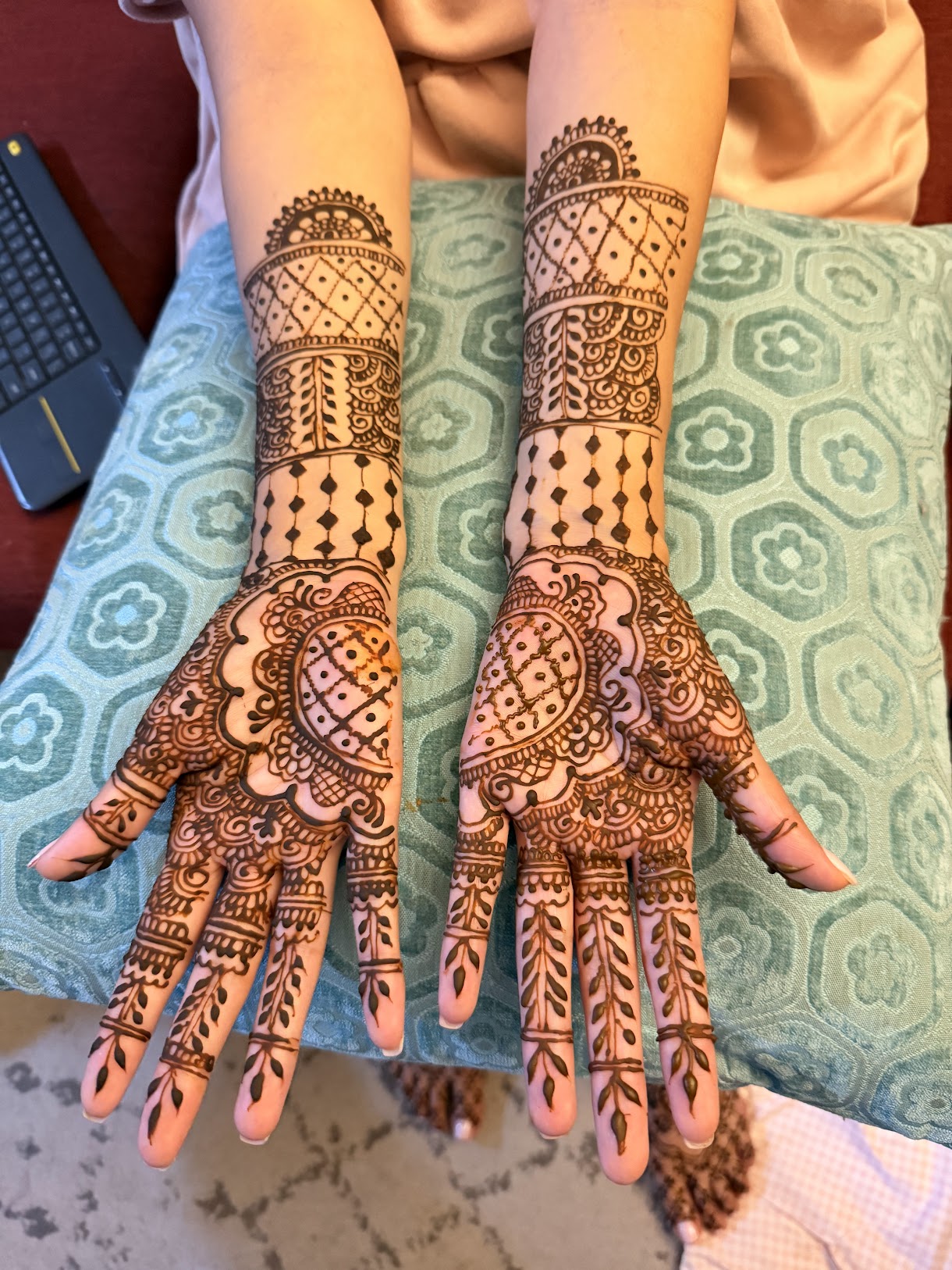 Bridal mehndi henna artist in Tampa